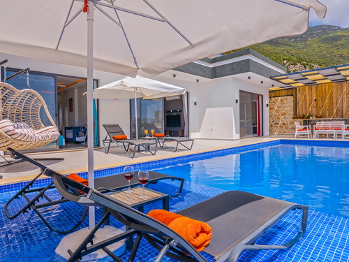  gece  -  Kasım
  | Kalkan Akbel’de Deniz Manzaralı, Jakuzili ve Saunalı Balayı Villası | 4 Kişilik Özel Tatil